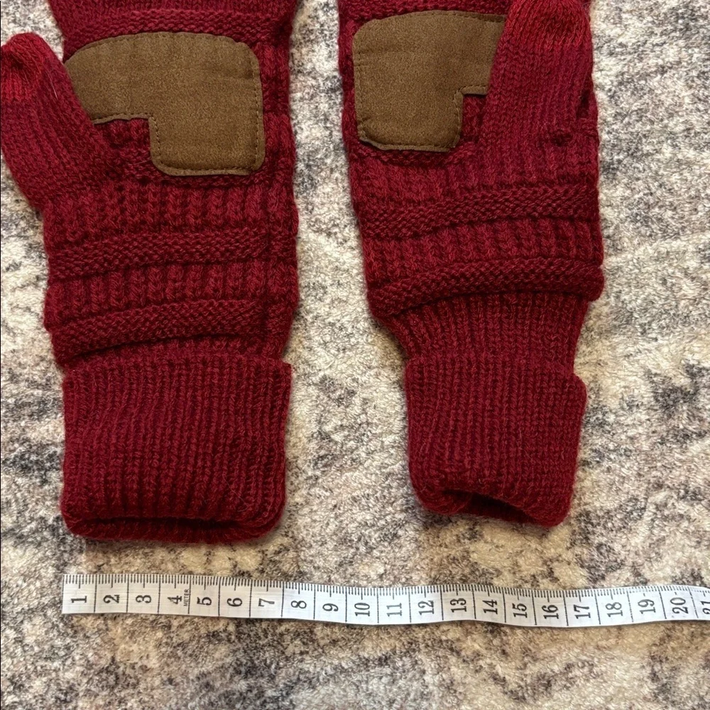 Women’s phone-friendly gloves